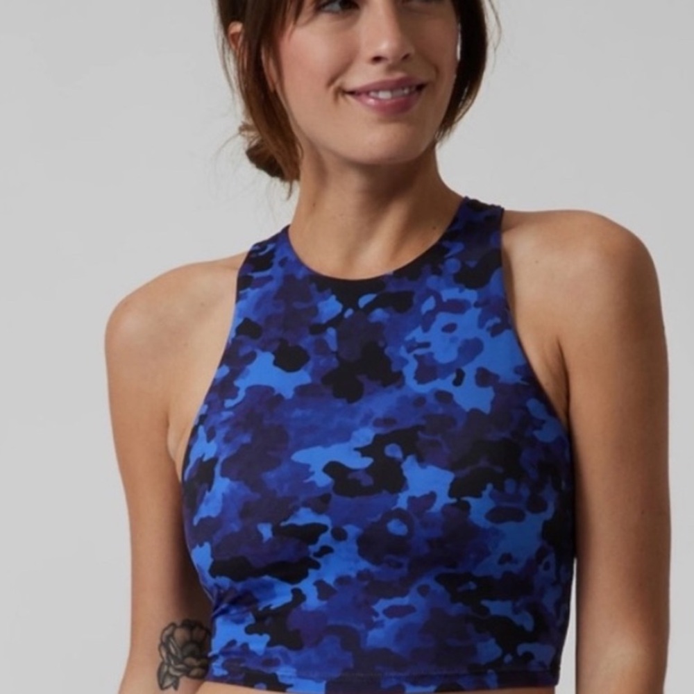 NWT NWT Athleta set Freestyle 
Camo Surge SWIM Bikini top. Large D/DD Blue